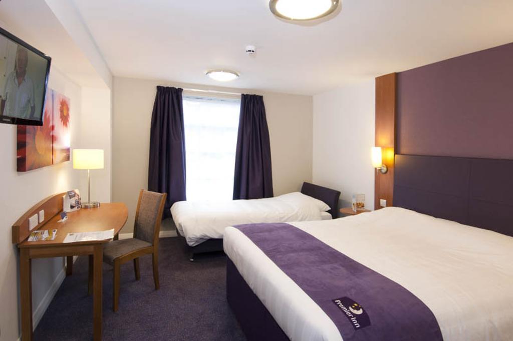 Premier Inn Ashford Central Номер фото