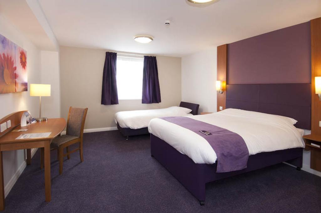 Premier Inn Ashford Central Номер фото