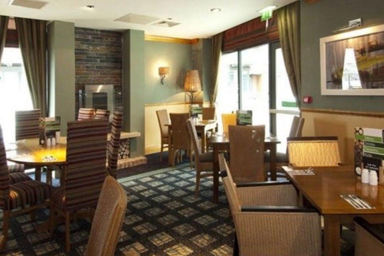 Premier Inn Ashford Central Экстерьер фото